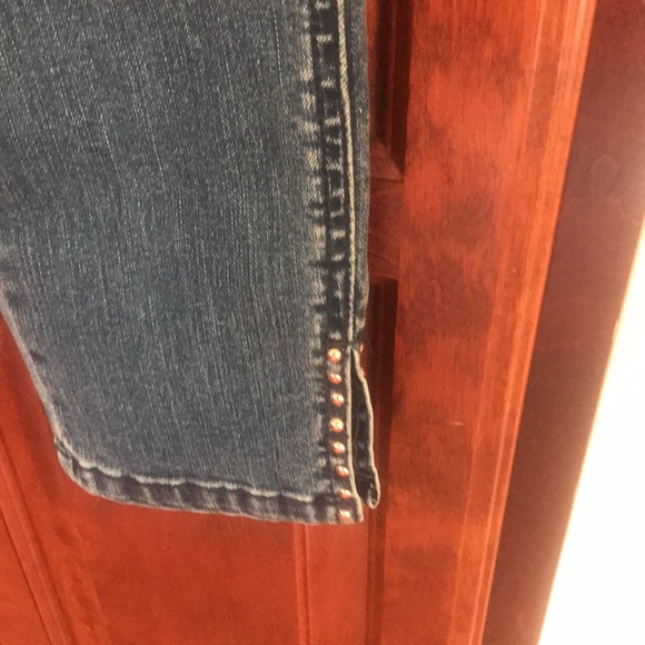 Guess capris! - Picture 2 of 6